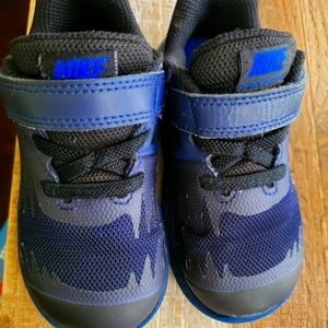 Toddler Nike Sneakers size 7